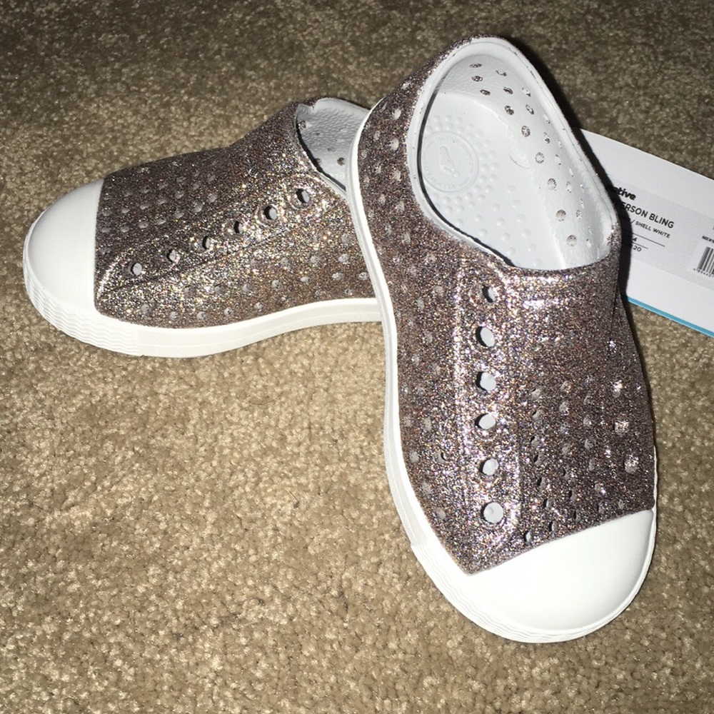 Native size 6 metal bling